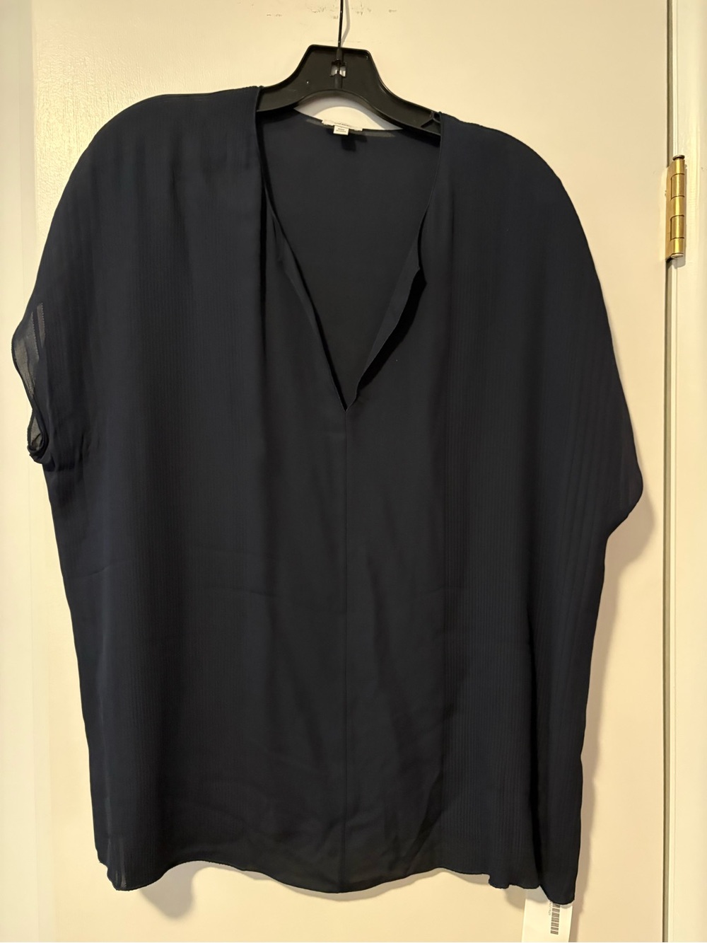 VINCE Navy Blue Silk Mixed Media Plissé Micro Ribbed V-Neck Blouse Large